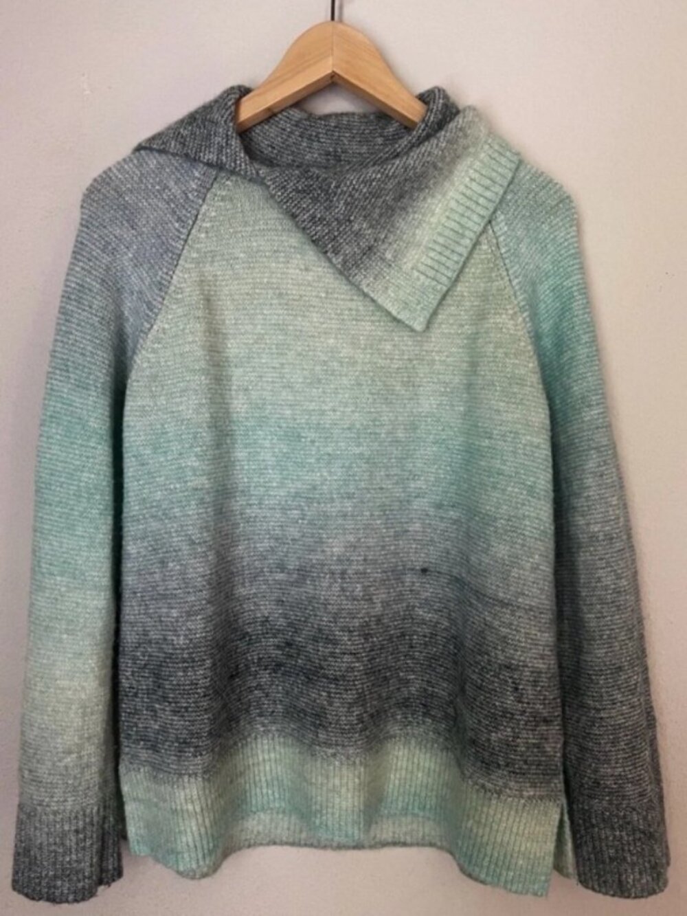 Time and Tru Women's Long Sleeve Split Neck Collar Sweater Size S 4/6